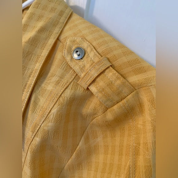 Yellow blouse - Picture 3 of 10